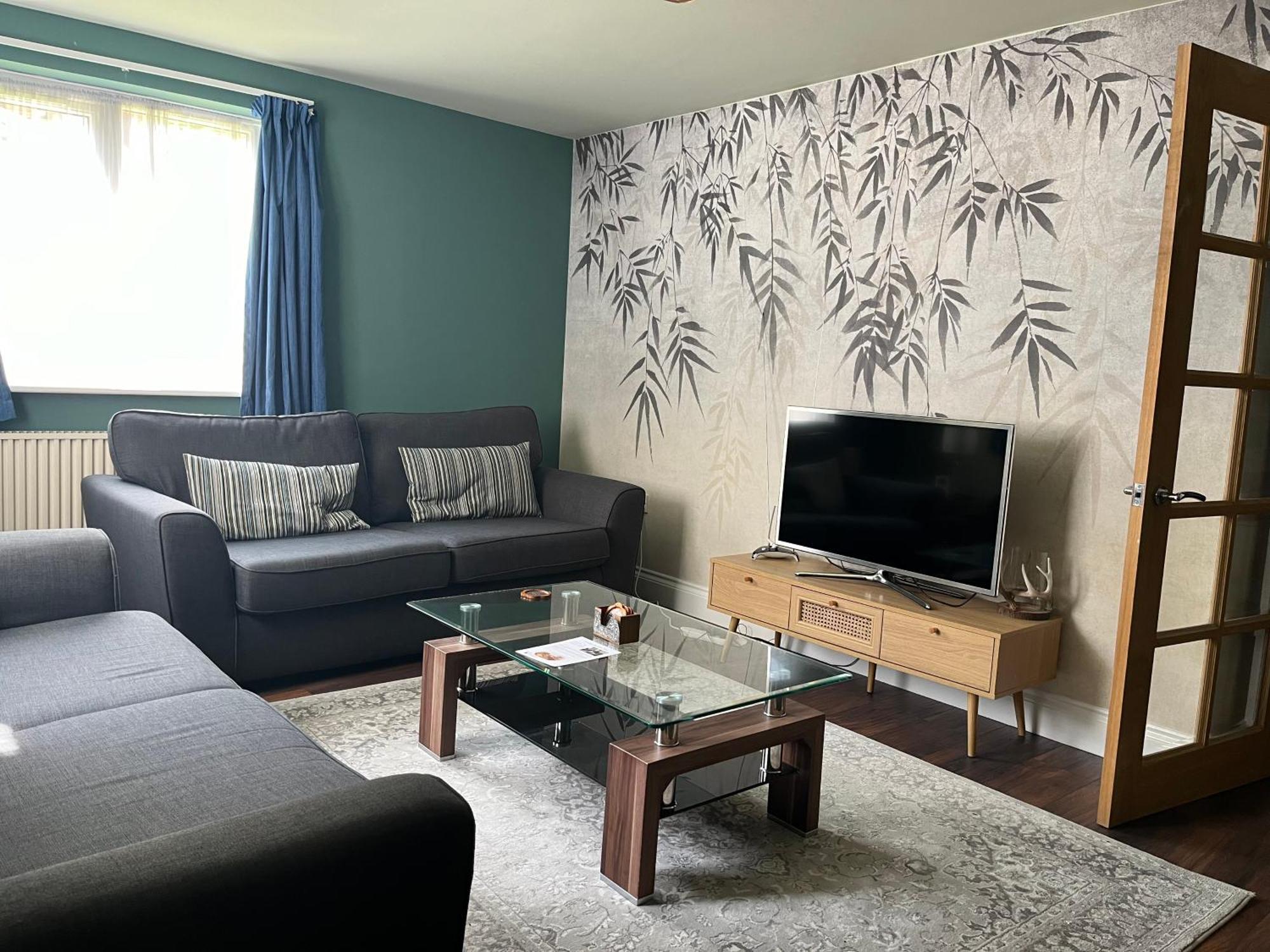 Comfortable Two Bedroom Modern Apartment Лондон Экстерьер фото