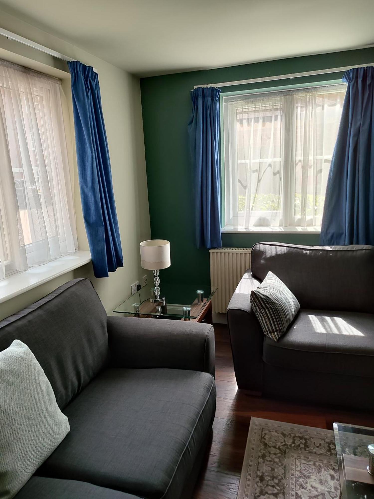 Comfortable Two Bedroom Modern Apartment Лондон Экстерьер фото